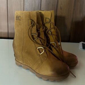 SOREL women’s heel boot